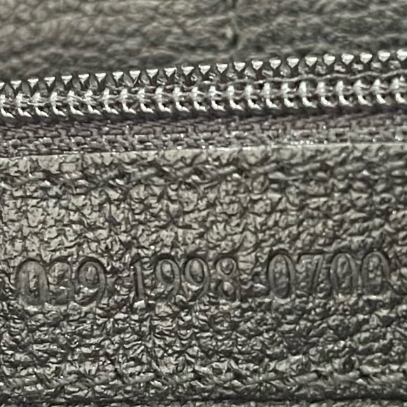 Vintage Gucci zip around wallet on a chain WOC crossbody black suede bamboo - Picture 16 of 16